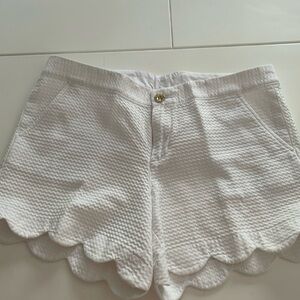 White Lilly Pulitzer buttercup shorts size 8